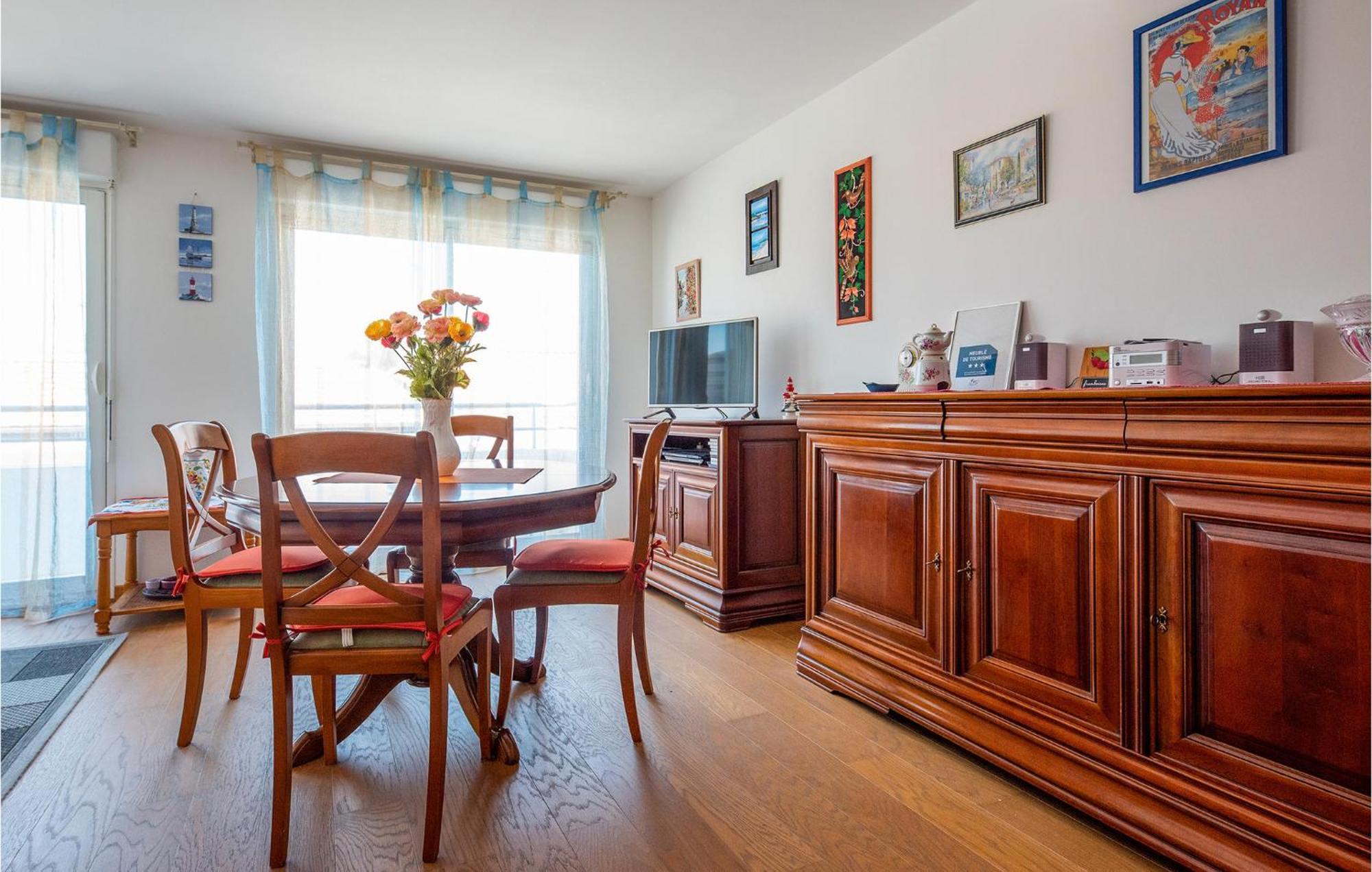 Gorgeous Apartment In Royan With Kitchen Экстерьер фото